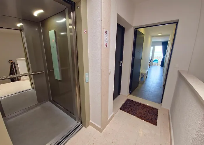 Апартаменты Blue Lagoon Sea View *