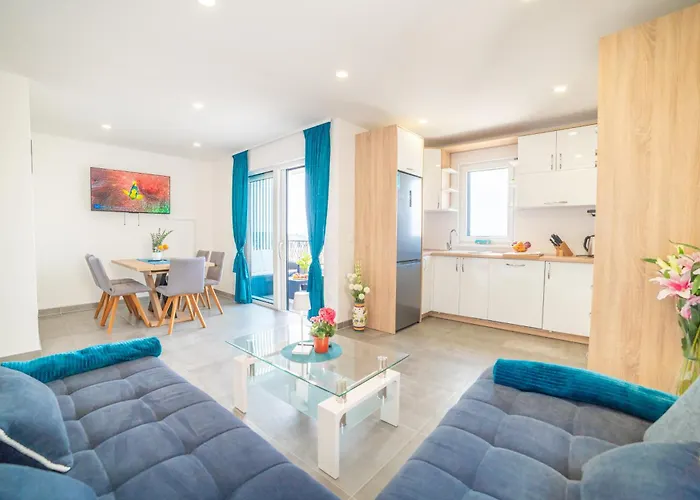 Blue Lagoon Sea View Апартаменты Макарска