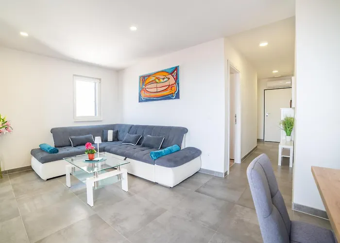 Blue Lagoon Sea View Апартаменты Макарска