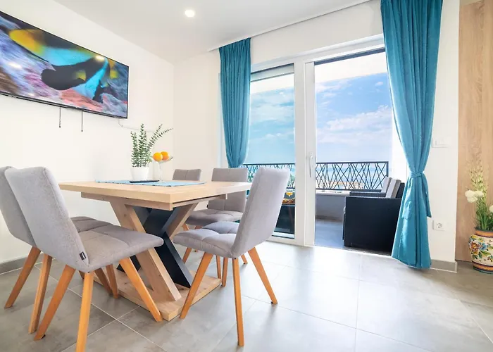 Blue Lagoon Sea View Макарска