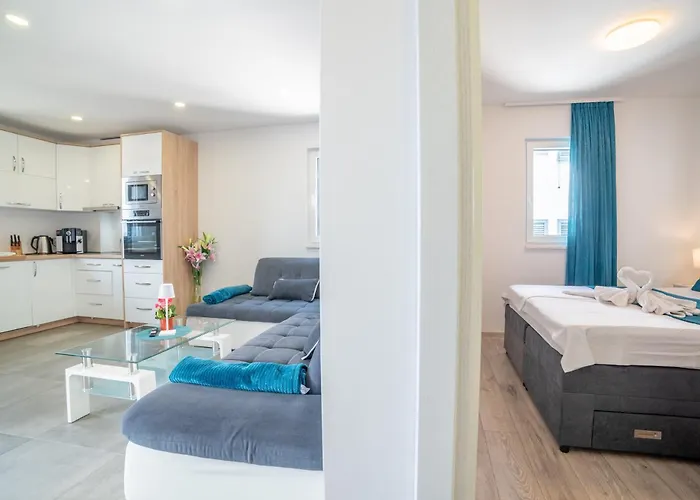 Blue Lagoon Sea View Апартаменты