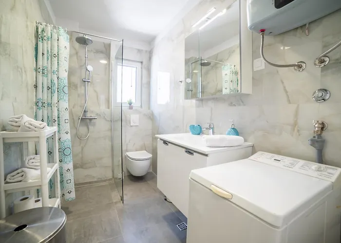 Blue Lagoon Sea View Апартаменты *