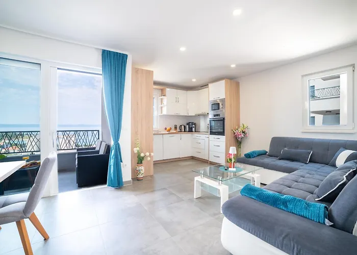 Blue Lagoon Sea View * Макарска